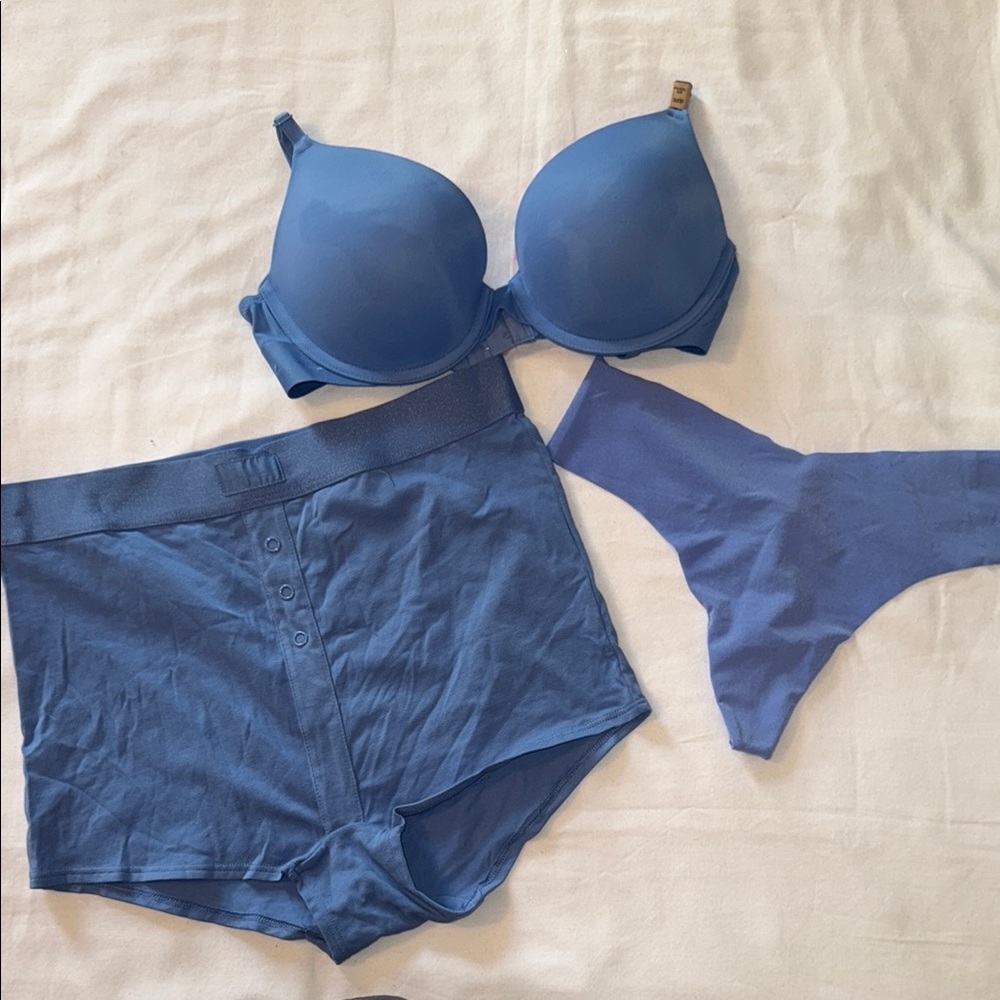 PINK Victoria's Secret Blue Bra Set 32D Push Up Bra with Matching Panties BNWT